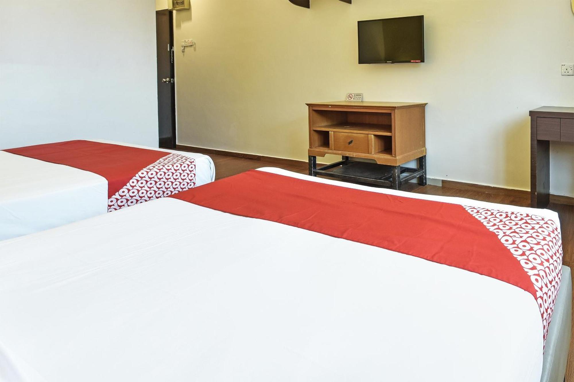 Super Oyo 44036 Hotel De Perdana Hill Batu Pahat Ngoại thất bức ảnh