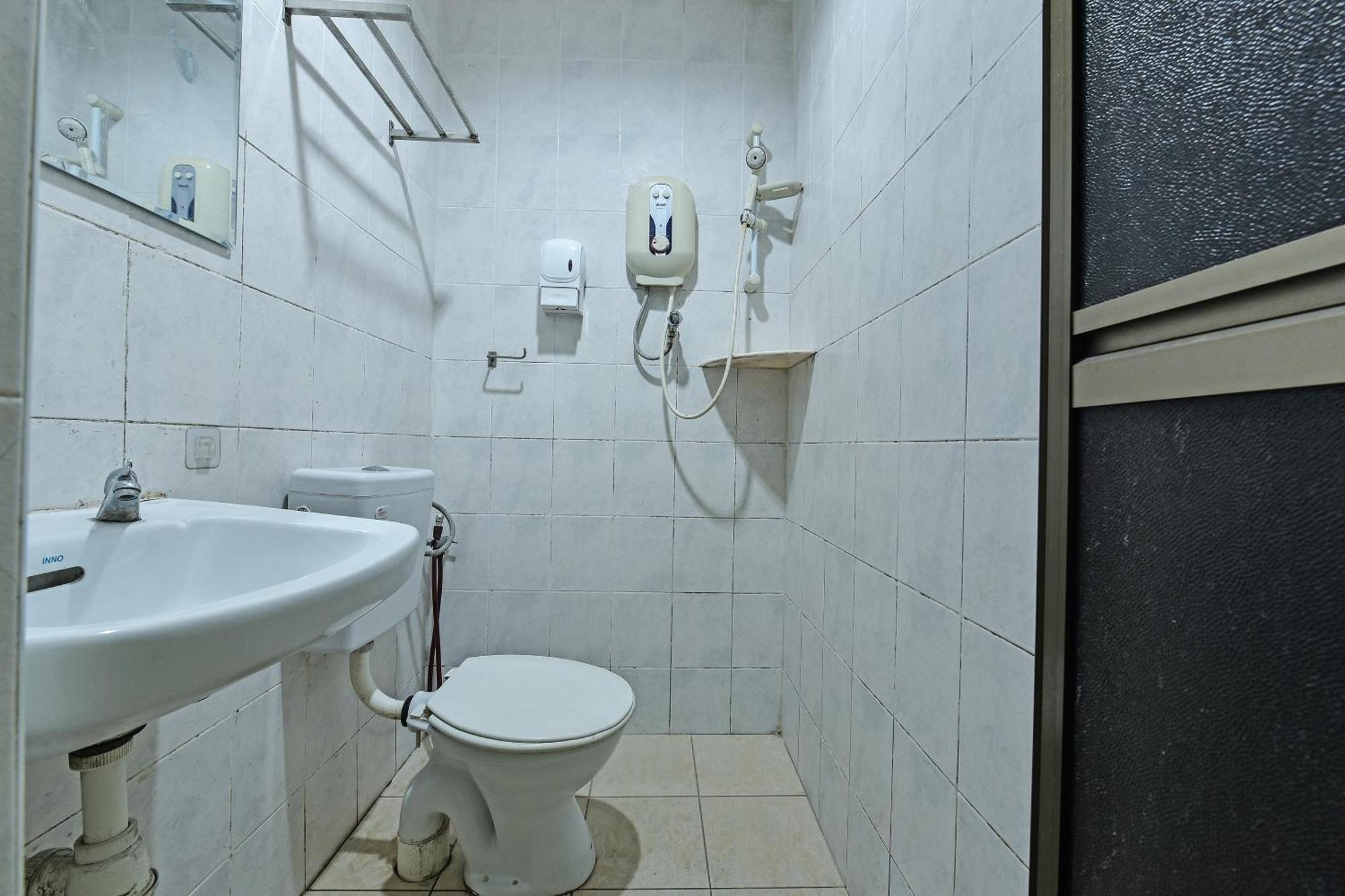 Super Oyo 44036 Hotel De Perdana Hill Batu Pahat Ngoại thất bức ảnh