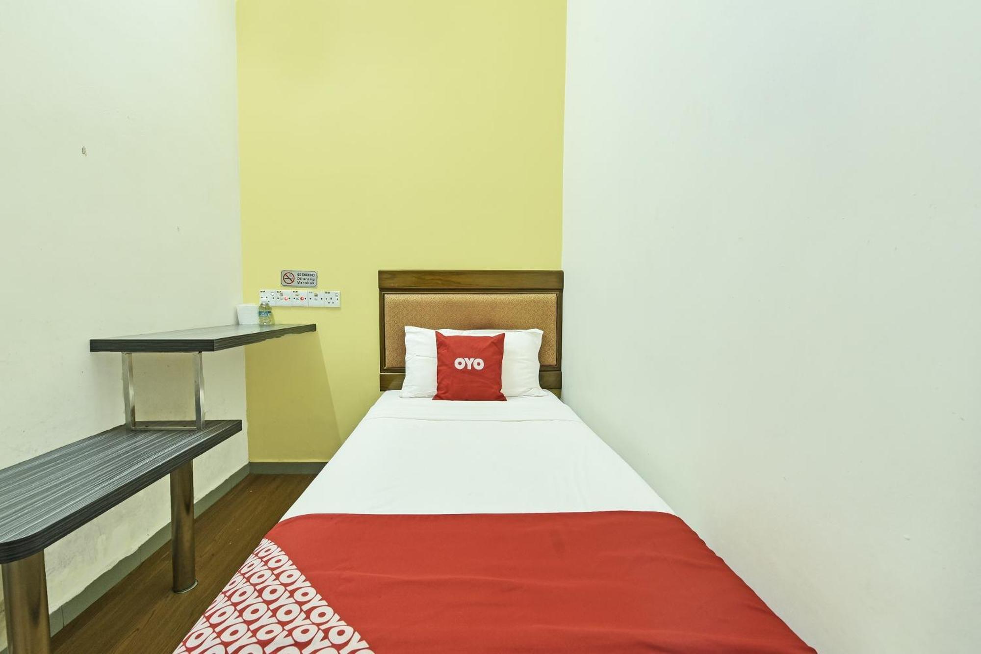 Super Oyo 44036 Hotel De Perdana Hill Batu Pahat Ngoại thất bức ảnh