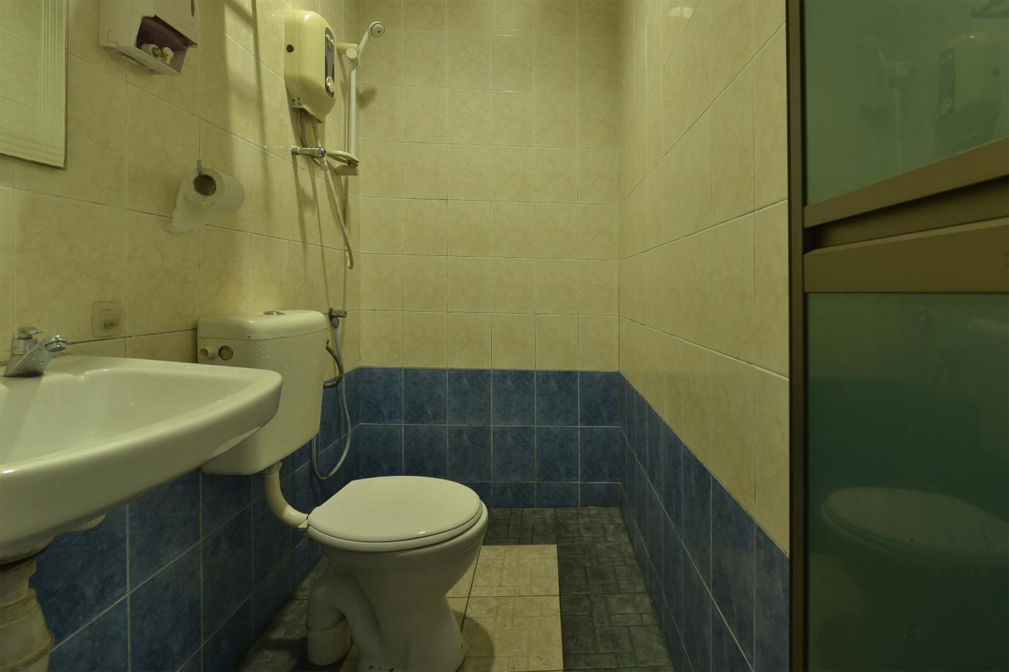Super Oyo 44036 Hotel De Perdana Hill Batu Pahat Ngoại thất bức ảnh