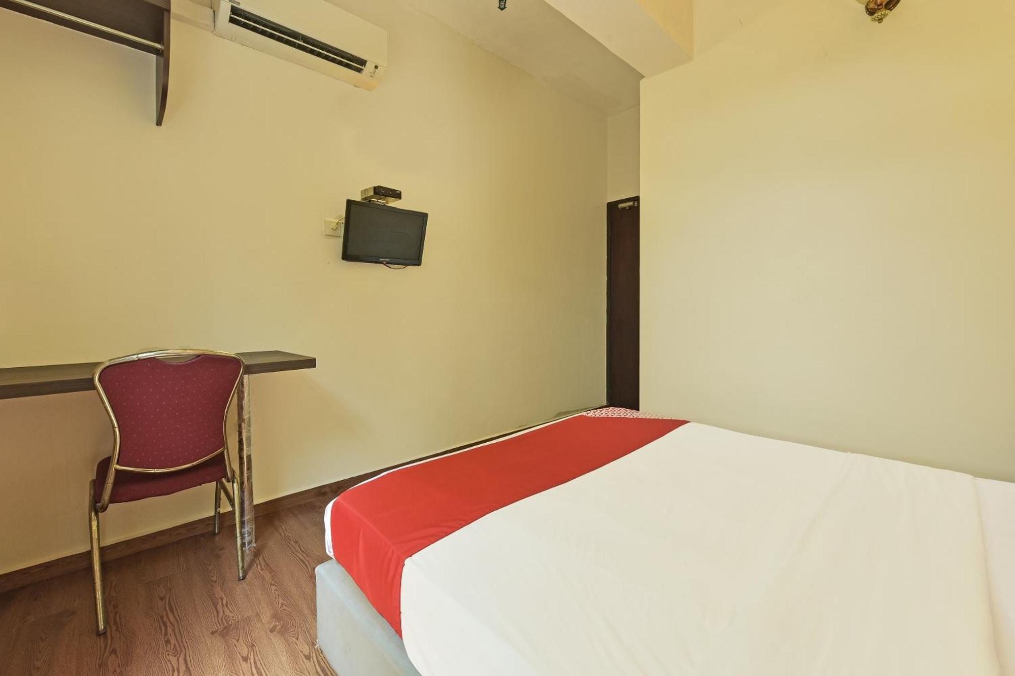 Super Oyo 44036 Hotel De Perdana Hill Batu Pahat Ngoại thất bức ảnh