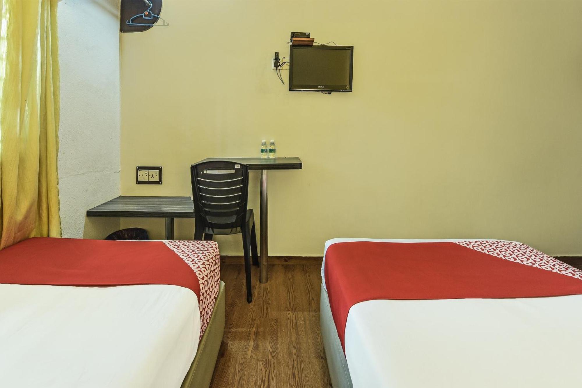 Super Oyo 44036 Hotel De Perdana Hill Batu Pahat Ngoại thất bức ảnh