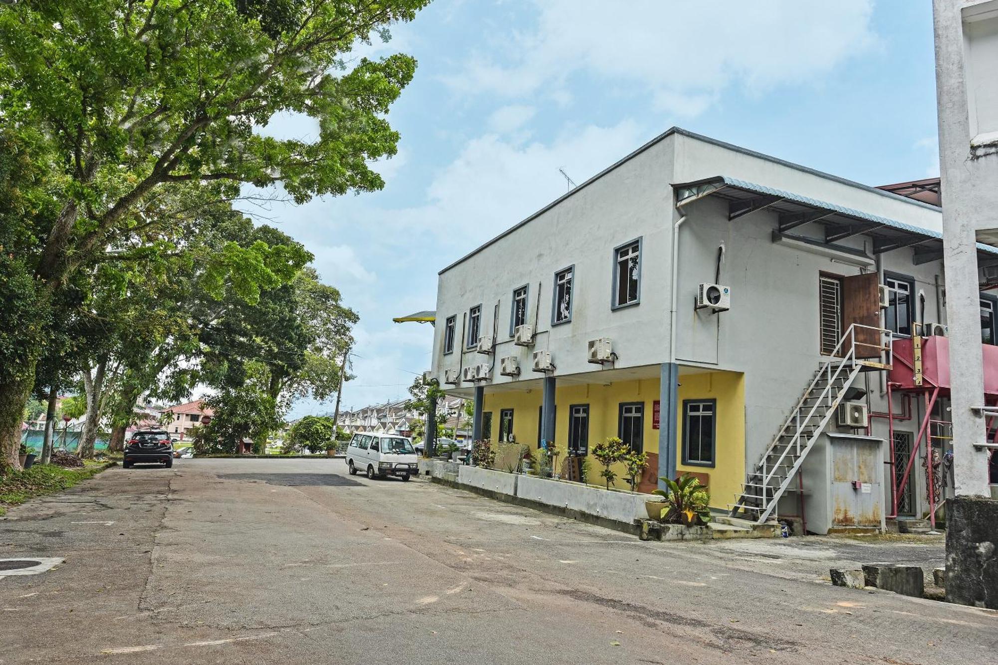 Super Oyo 44036 Hotel De Perdana Hill Batu Pahat Ngoại thất bức ảnh