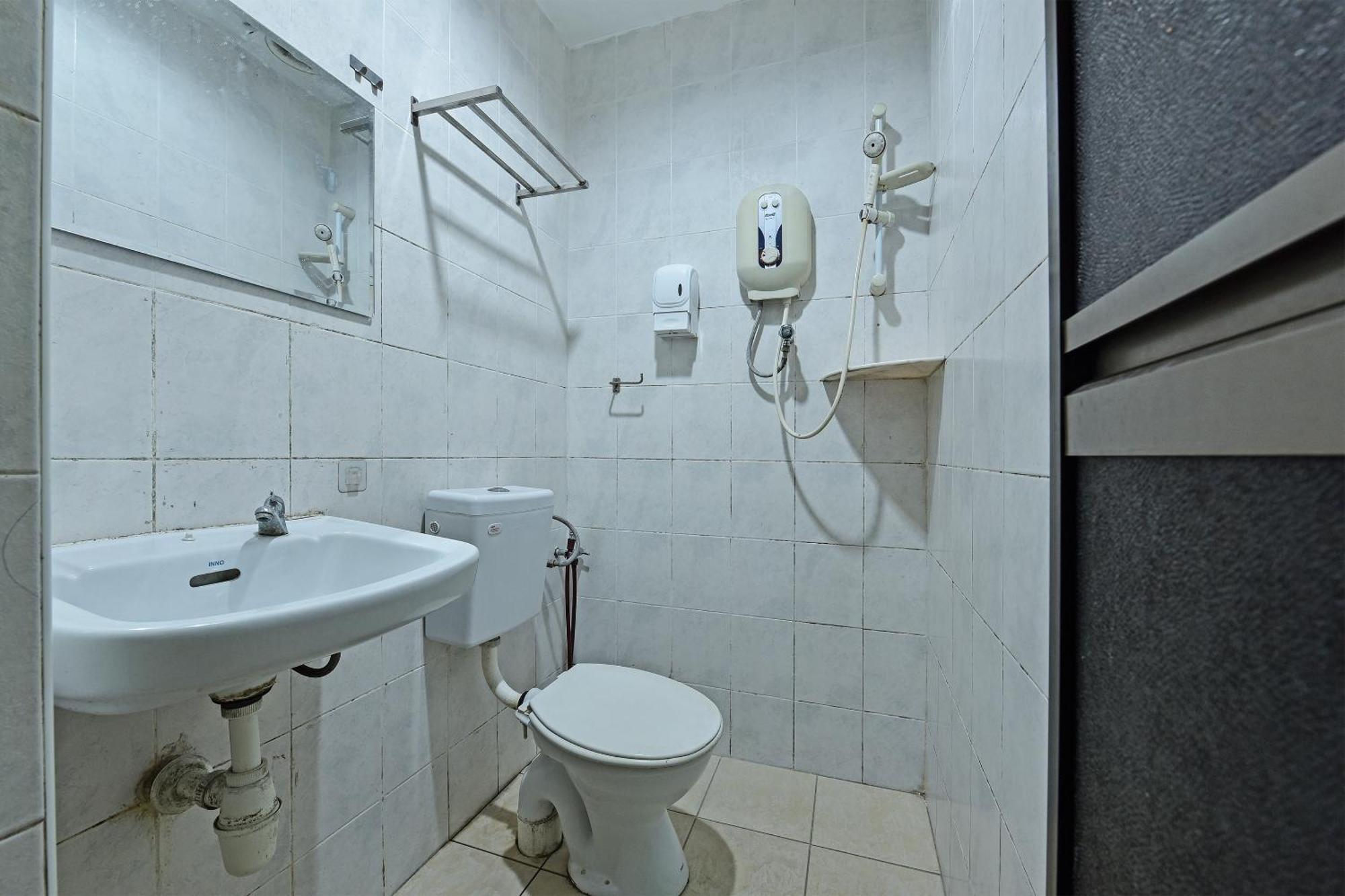 Super Oyo 44036 Hotel De Perdana Hill Batu Pahat Ngoại thất bức ảnh