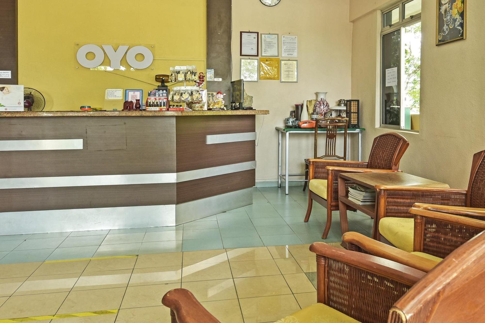 Super Oyo 44036 Hotel De Perdana Hill Batu Pahat Ngoại thất bức ảnh